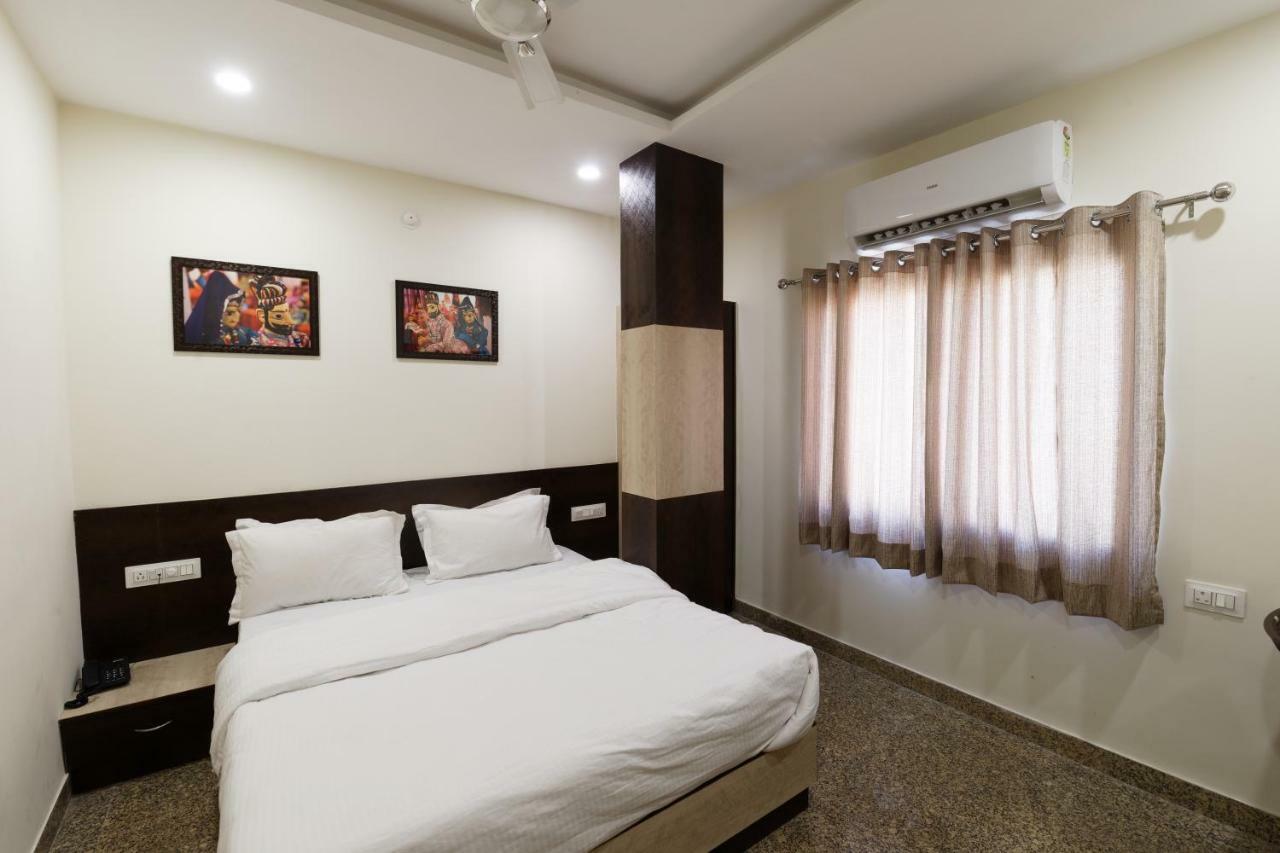 Vardan Villa Udaipur Esterno foto