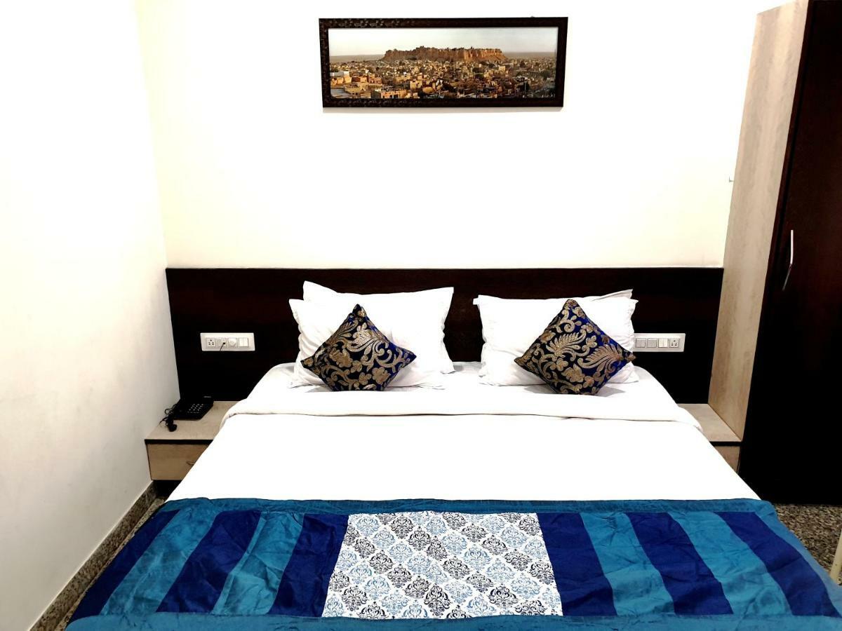 Vardan Villa Udaipur Esterno foto