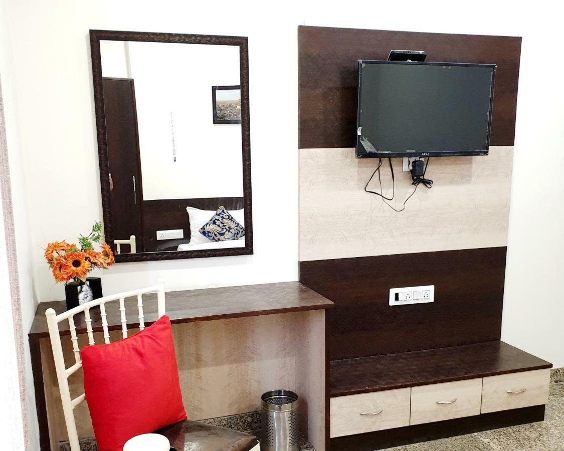 Vardan Villa Udaipur Esterno foto